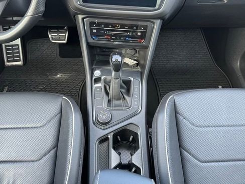 Used 2022 Volkswagen Tiguan SEL R-Line image 16