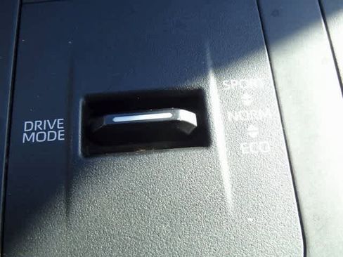 Used 2023 Toyota Highlander Bronze Edition image 15