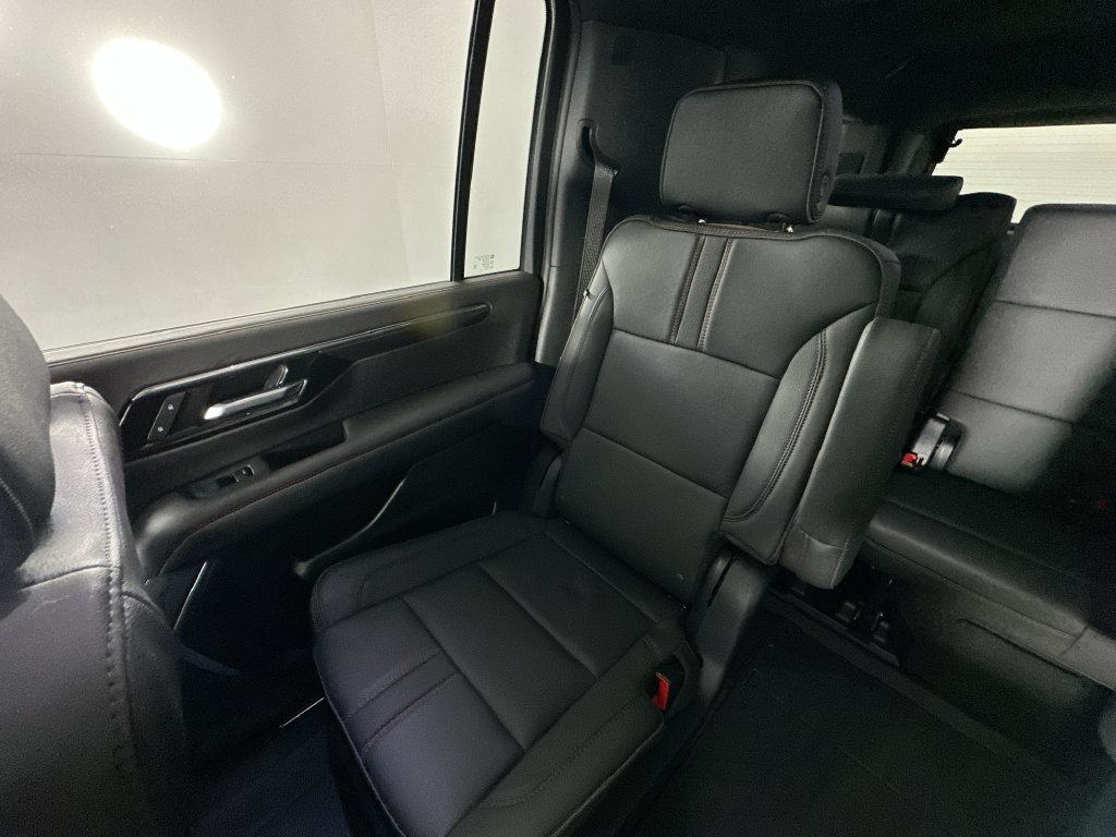 Used 2026 Chevrolet Suburban RST w/ Comfort Package AWD/4WD image 12