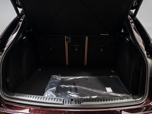 New 2026 Porsche Macan image 30