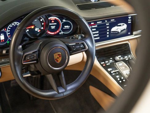 Certified 2023 Porsche Panamera image 15
