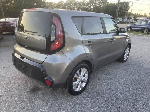 Used 2016 Kia Soul + FWD image 4