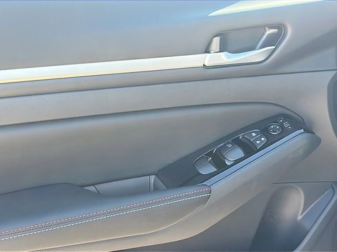 New 2025 Nissan Altima 2.5 SR w/ SR Premium Package image 13