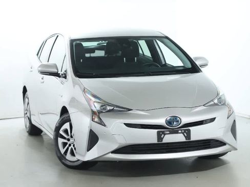 Certified 2018 Toyota Prius Two image 1