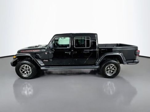Used 2024 Jeep Gladiator Rubicon AWD/4WD image 11