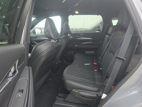 Used 2025 INFINITI QX60 Luxe w/ Black Edition image 8