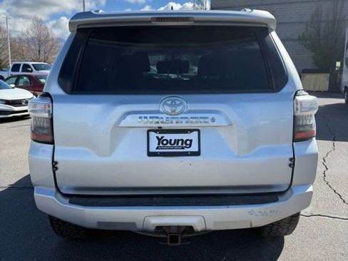 Used 2018 Toyota 4Runner SR5 AWD/4WD image 7