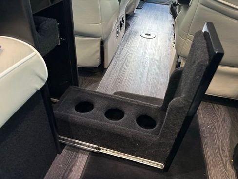 Used 2016 Mercedes-Benz Sprinter 2500 image 31