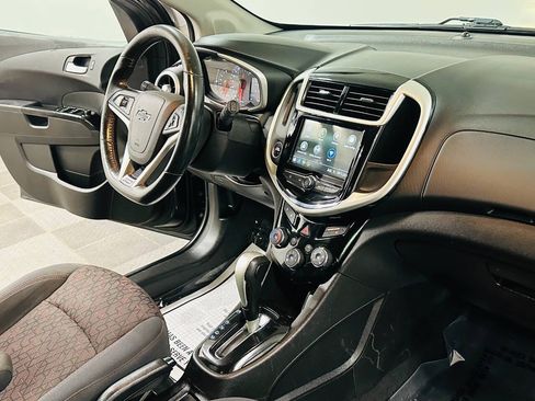 Used 2019 Chevrolet Sonic LT w/ Convenience Package FWD image 9