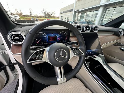 Used 2023 Mercedes-Benz GLC 300 4MATIC image 34