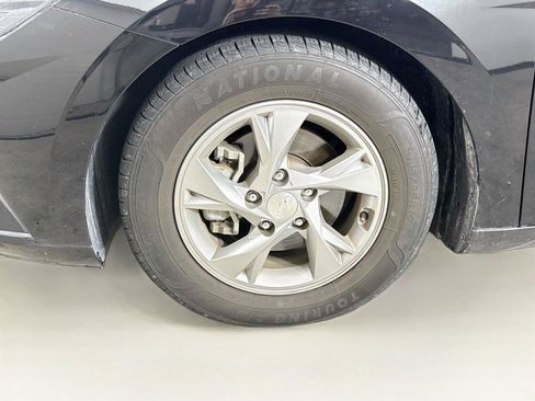 Used 2021 Hyundai Elantra SE w/ Cargo Package FWD image 13