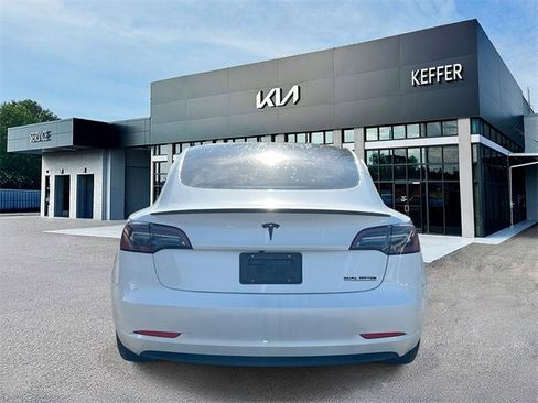 Used 2023 Tesla Model 3 Performance image 7