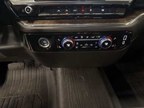 Used 2024 GMC Sierra 1500 Elevation w/ LPO, Elevation Black Package AWD/4WD image 17