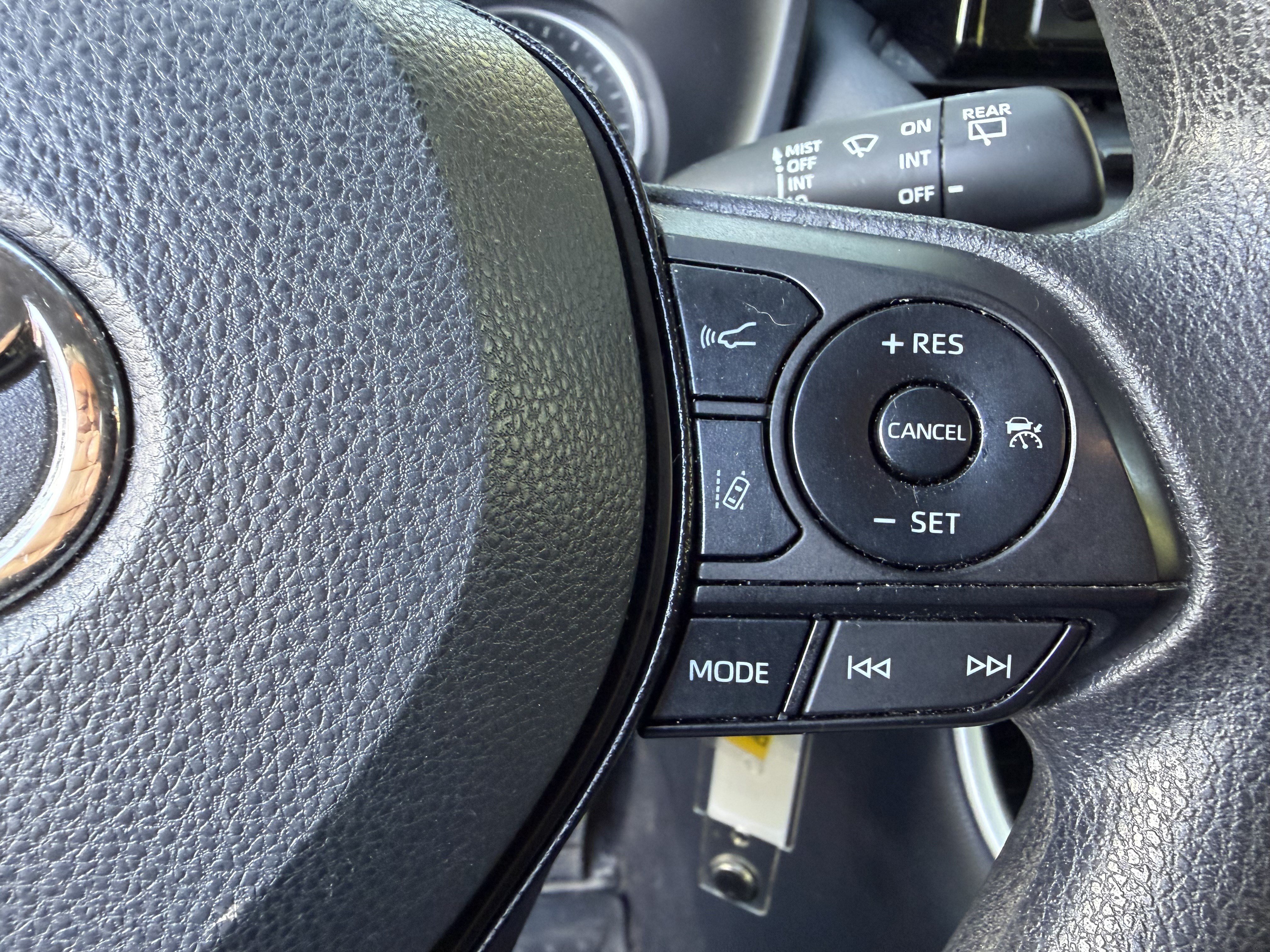 Used 2019 Toyota RAV4 LE AWD/4WD image 20