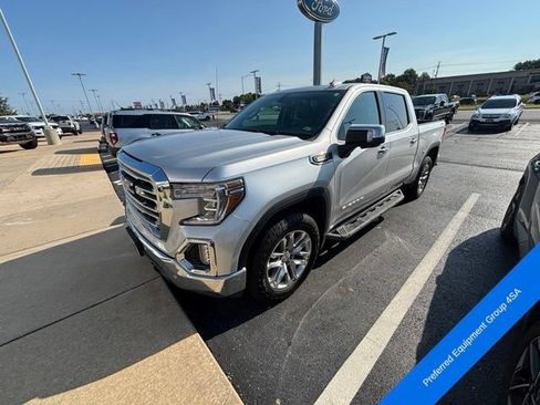 Used 2022 GMC Sierra 1500 SLT w/ Driver Alert Package I AWD/4WD image 3