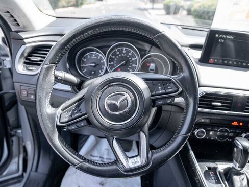 Used 2018 MAZDA CX-9 Touring FWD image 11