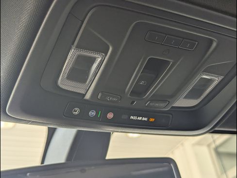 Used 2021 GMC Sierra 1500 AT4 w/ AT4 Preferred Package AWD/4WD image 36