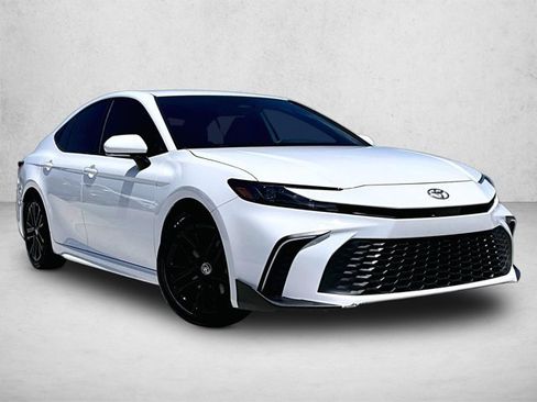 Used 2025 Toyota Camry SE w/ Convenience Package FWD image 12