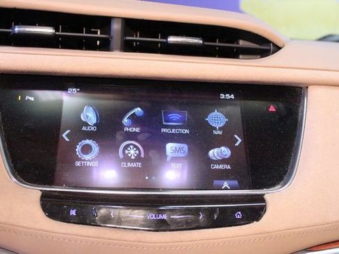 Used 2017 Cadillac XT5 Platinum image 29