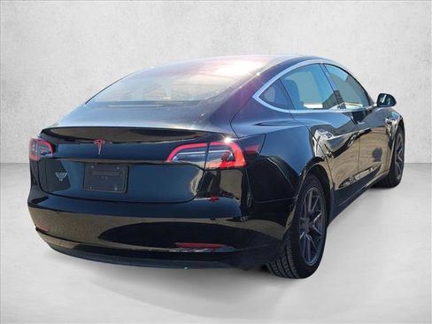 Used 2018 Tesla Model 3 Mid Range image 3