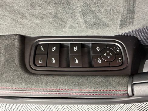Certified 2026 Porsche Cayenne GTS AWD/4WD image 19