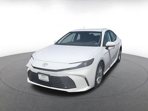 Used 2025 Toyota Camry LE FWD image 7