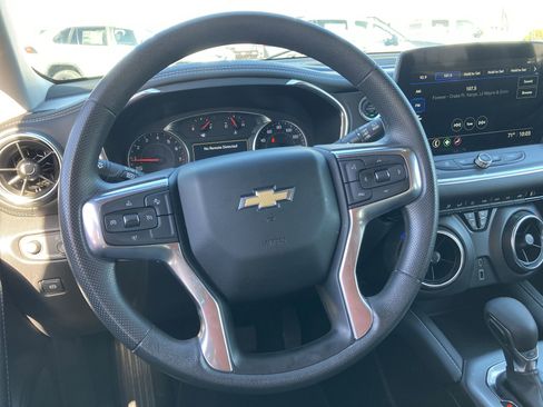 Used 2025 Chevrolet Blazer LT image 11