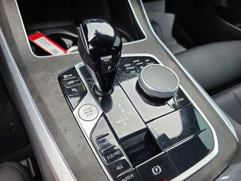 Used 2022 BMW X5 xDrive40i w/ Premium Package image 17