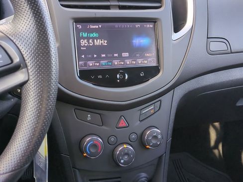 Used 2016 Chevrolet Trax LS image 28