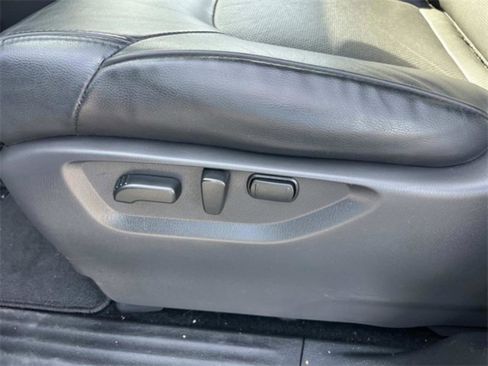 Used 2024 Nissan Armada SL w/ Captain's Chairs Package image 31
