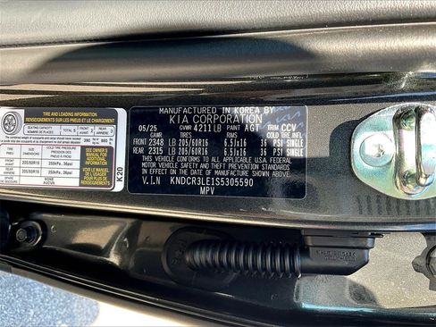 New 2025 Kia Niro EX image 17