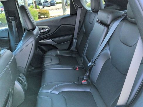 Used 2020 Jeep Cherokee Latitude Plus FWD image 14