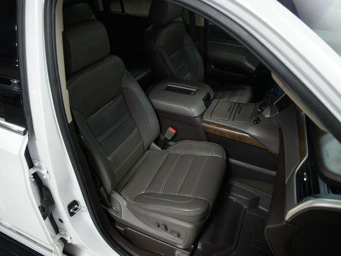 Used 2019 GMC Yukon XL Denali w/ Denali Ultimate Package image 21