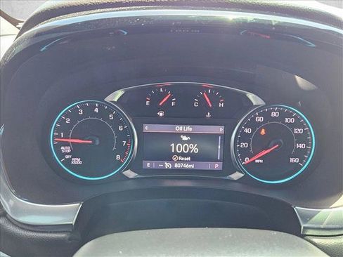 Used 2023 Chevrolet Traverse LT FWD image 11