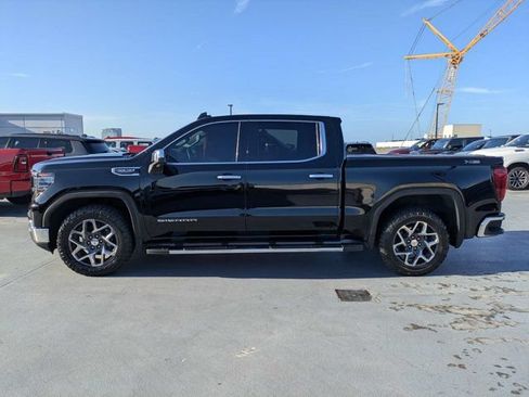 Used 2023 GMC Sierra 1500 SLT w/ SLT Premium Package AWD/4WD image 6