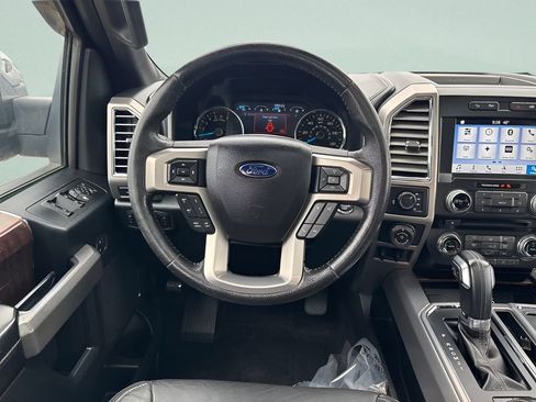 Used 2016 Ford F150 Platinum w/ Equipment Group 701A Luxury AWD/4WD image 22