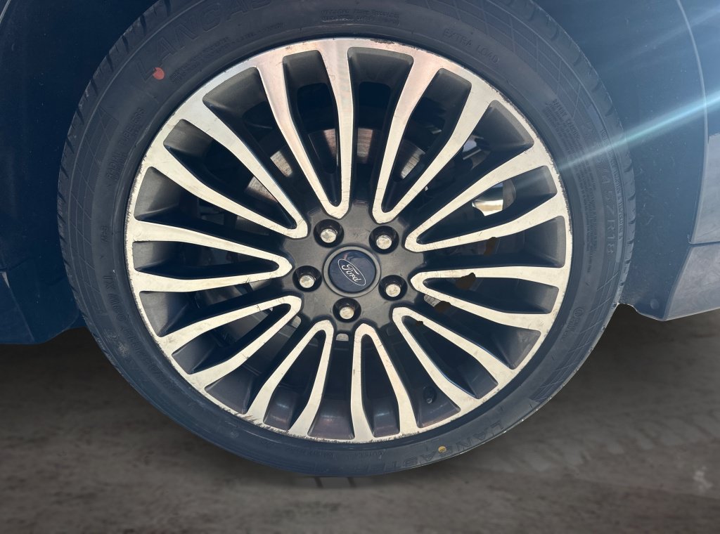 Used 2017 Ford Fusion SE AWD/4WD image 18