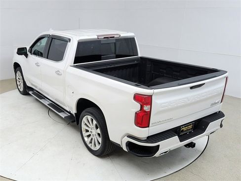 Used 2019 Chevrolet Silverado 1500 High Country image 17
