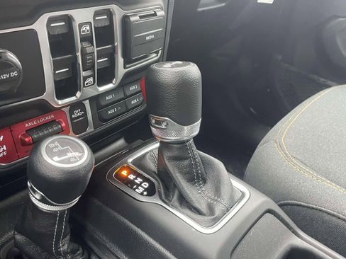 Used 2025 Jeep Wrangler Unlimited Sport image 30