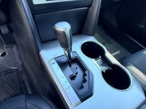 Used 2012 Toyota Camry L image 23