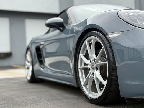 Used 2017 Porsche 718 Boxster image 12