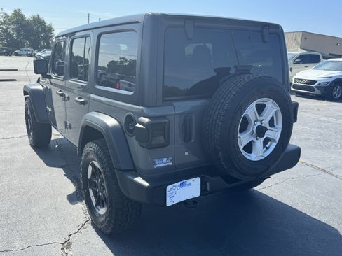 Used 2018 Jeep Wrangler Unlimited Sport S AWD/4WD image 7