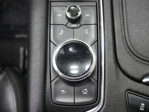 Used 2020 Cadillac XT5 Premium Luxury FWD image 25