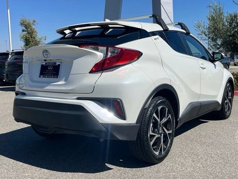 Used 2018 Toyota C-HR XLE FWD image 5