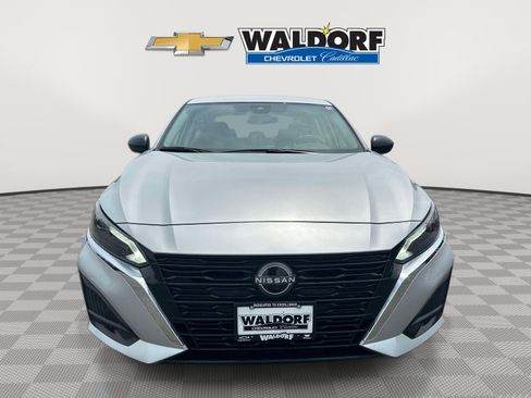 Used 2024 Nissan Altima 2.5 SV FWD image 2