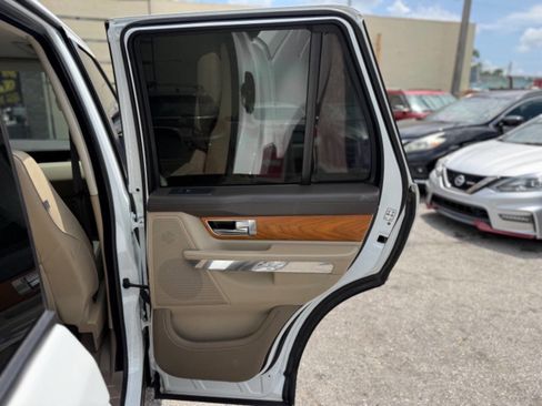 Used 2013 Land Rover Range Rover Sport HSE LUX w/ Luxury Interior Pkg AWD/4WD image 14