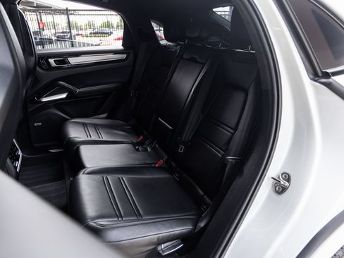 Certified 2020 Porsche Cayenne Turbo AWD/4WD image 39