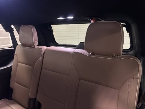 Used 2021 Chevrolet Tahoe Premier w/ Premium Package image 19