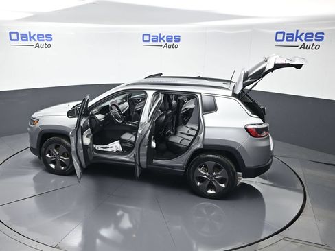 Used 2022 Jeep Compass Latitude AWD/4WD image 57