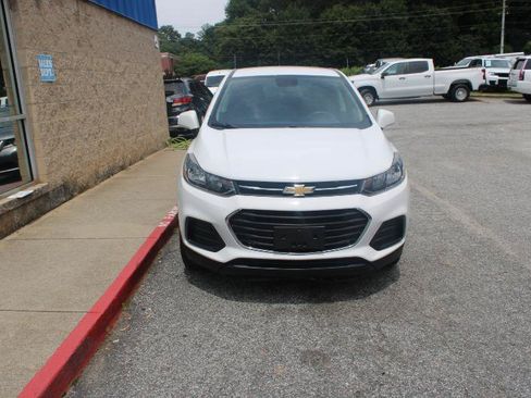 Used 2022 Chevrolet Trax LS w/ Tint and Cruise Package AWD/4WD image 1